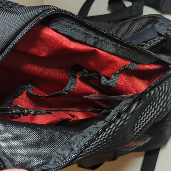 TOM BIHN Smart Alec in Ursa 525 Ballistic / Sangria 210 Cerylon - Picture 3 of 7